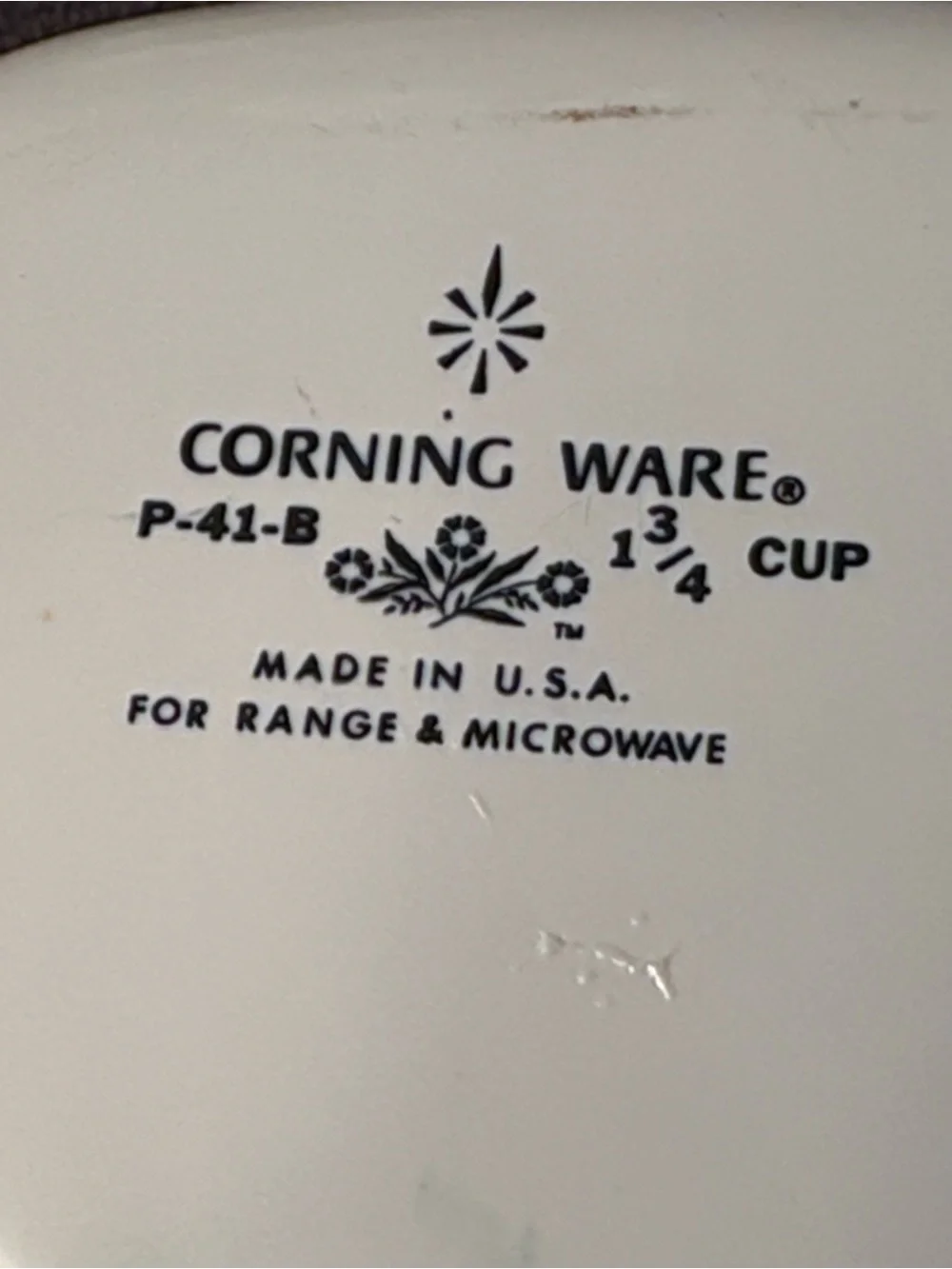 Vintage corning ware, set of two baking dishes with one refrigerator storage lid